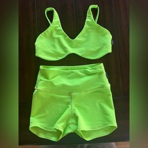 Ribbed Tiger Friday outfit in Fiji color.